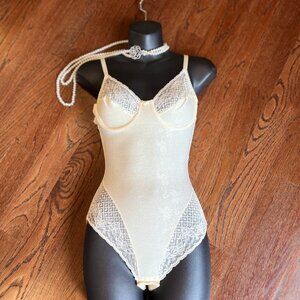 NWOT Gemma Sexy Vintage Lace Teddy Bodysuit with Hook Closures 34B